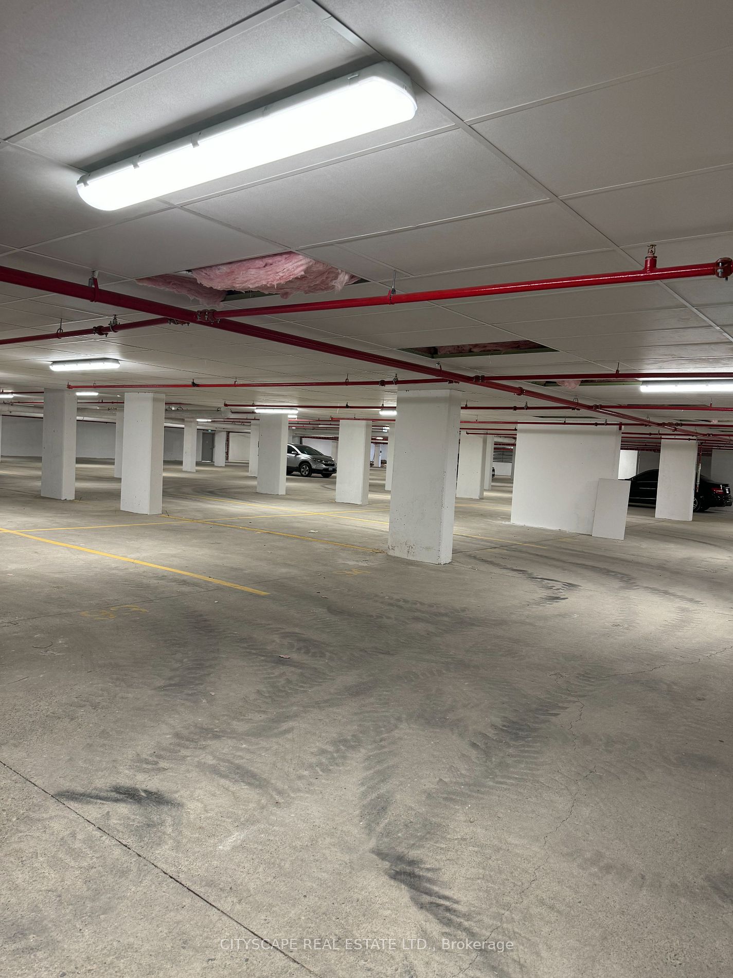 600 North Service Rd, #101