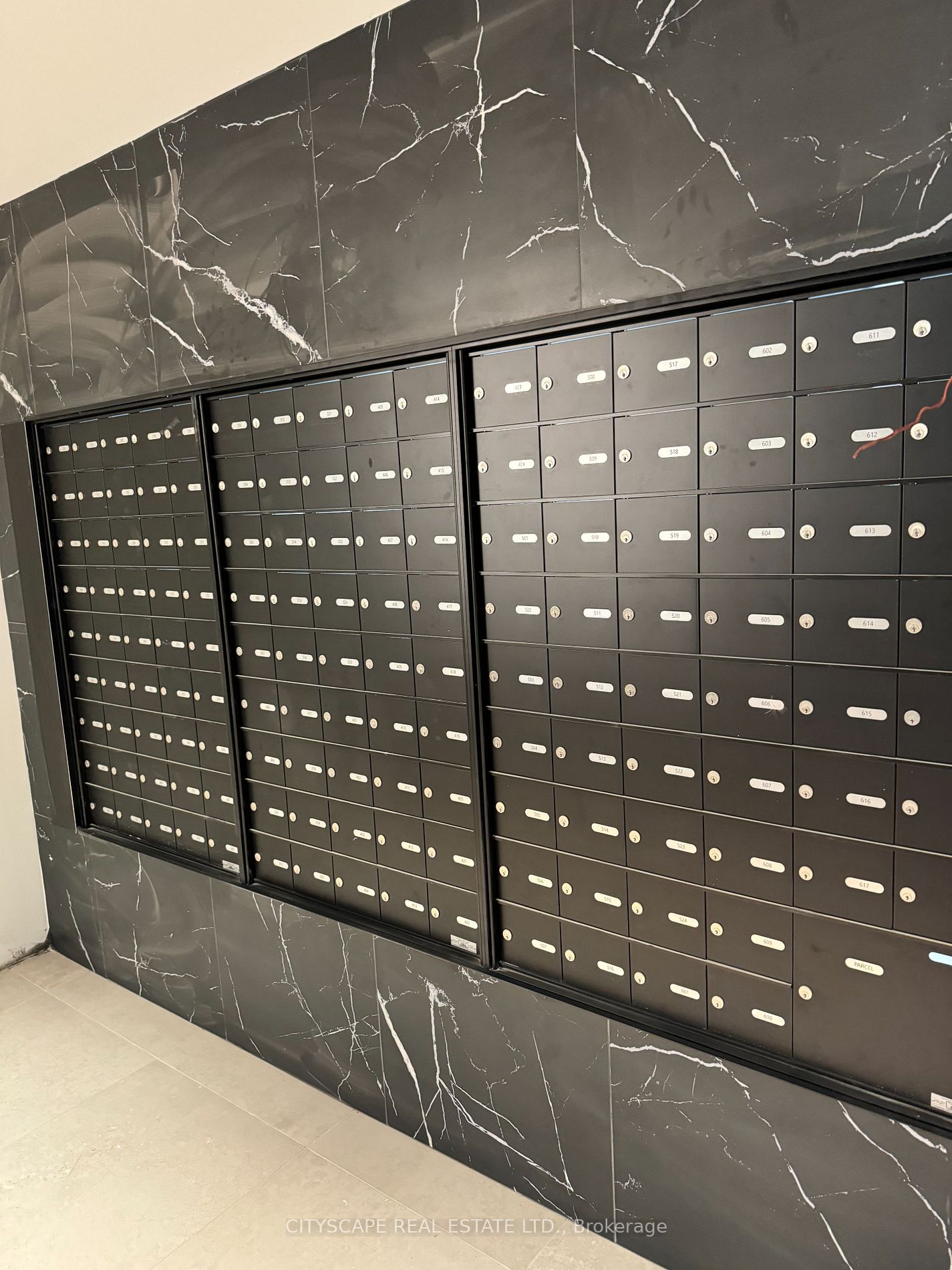 600 North Service Rd, #101