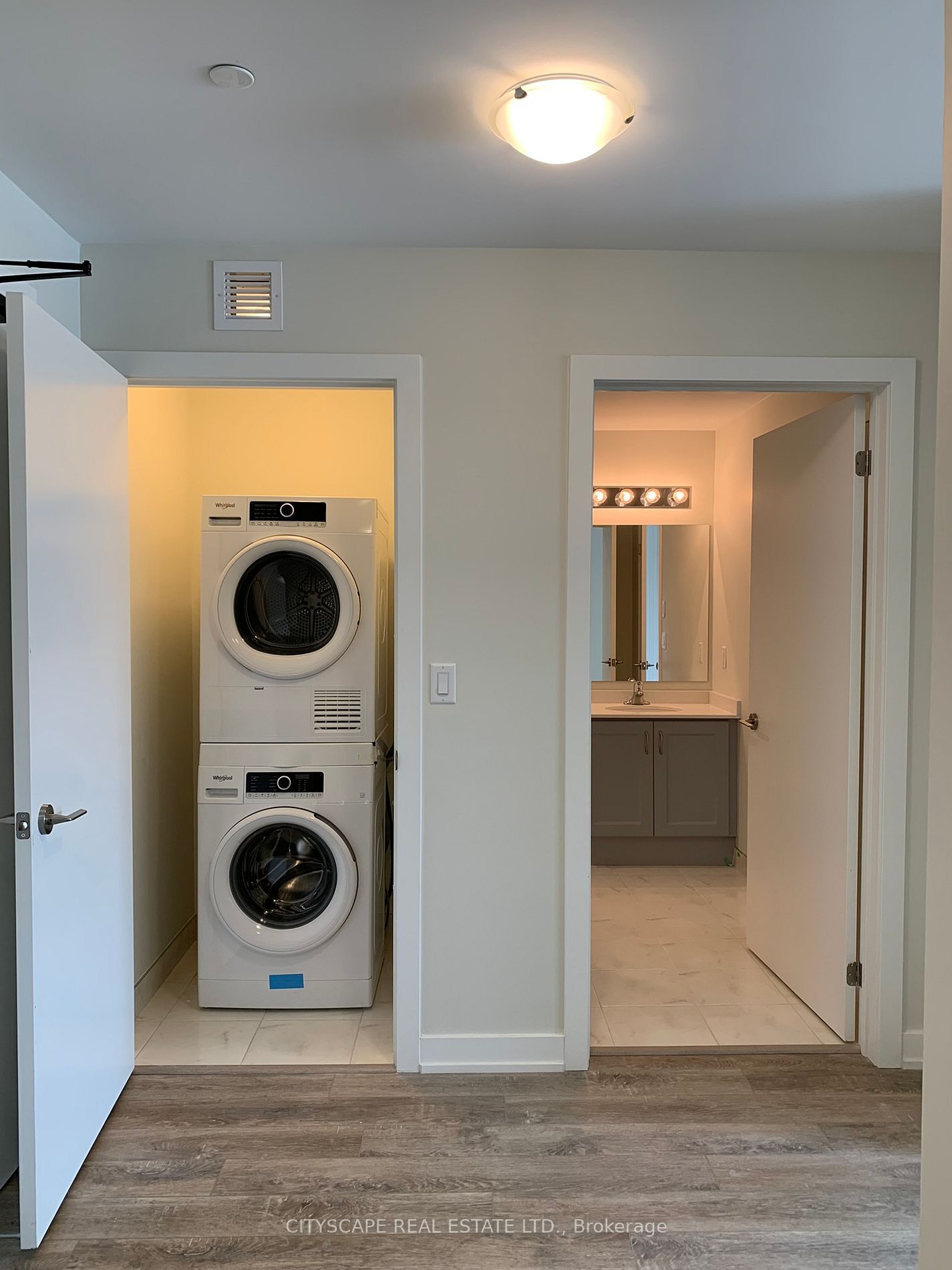 600 North Service Rd, #101
