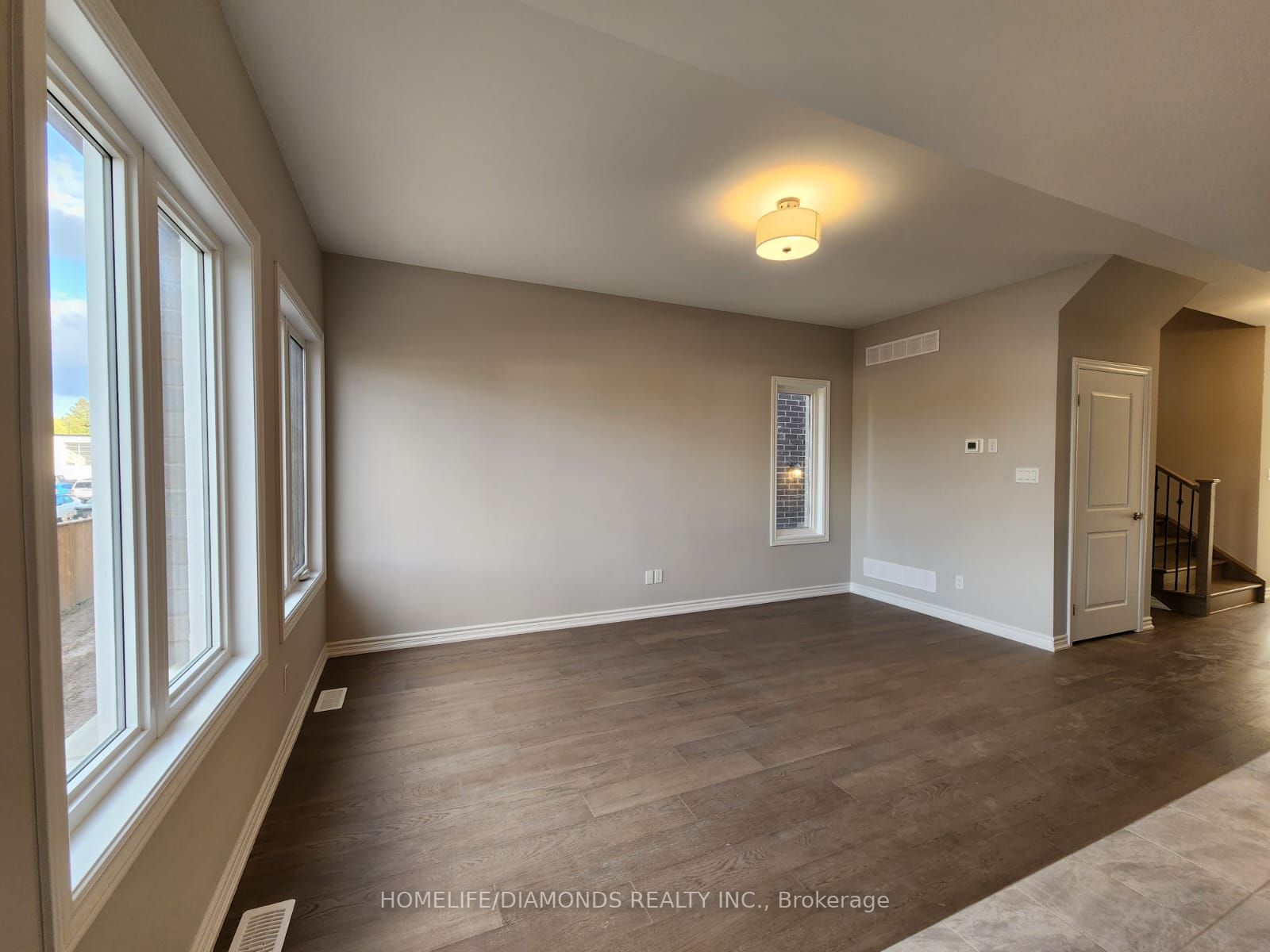 97 Renfrew Tr