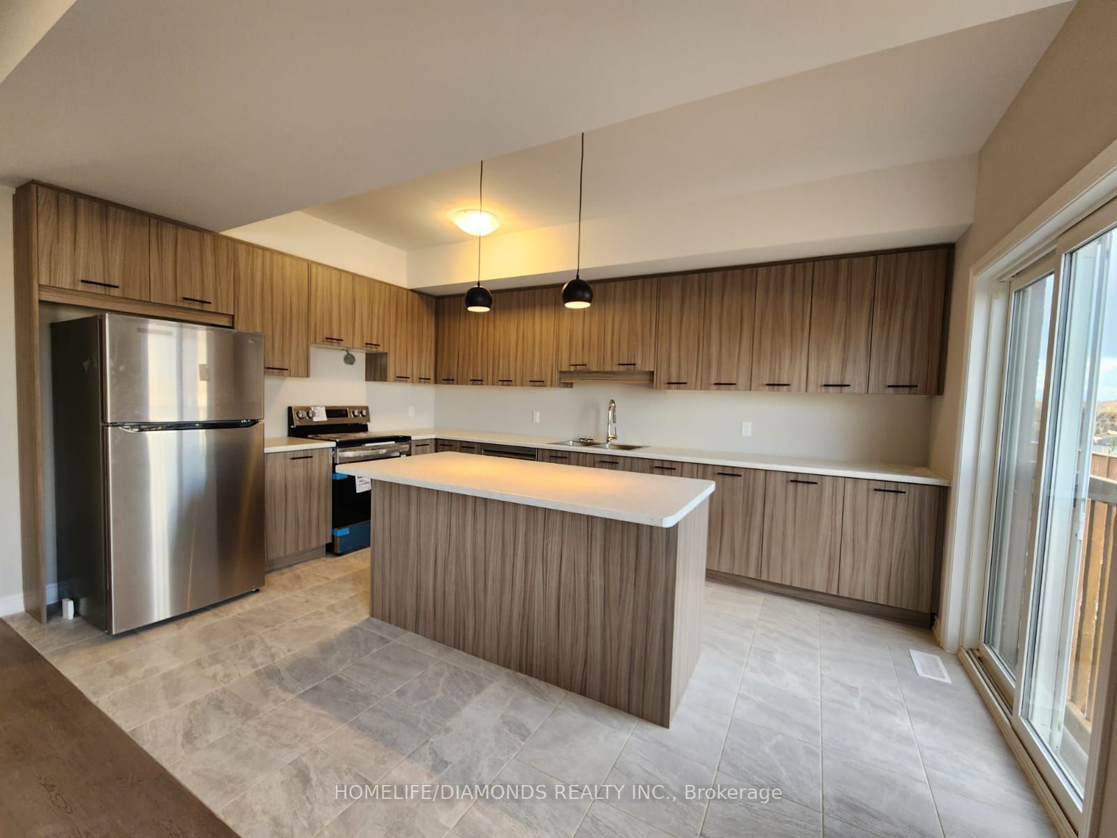 97 Renfrew Tr