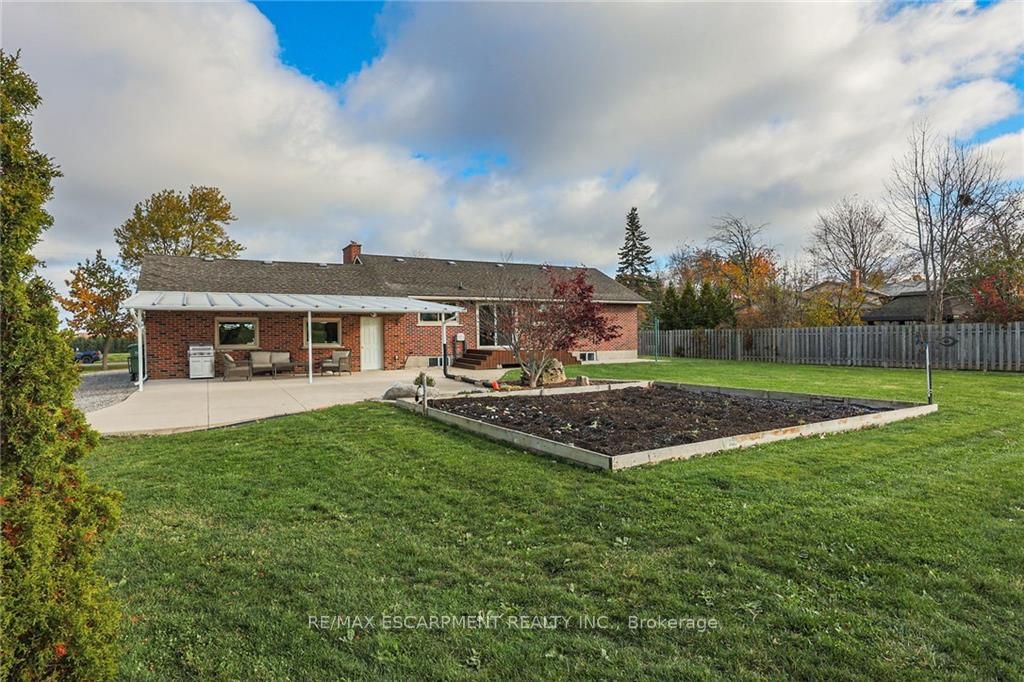 88 Kemp Rd E
