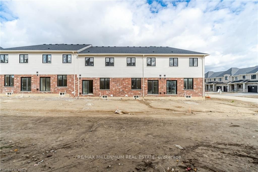 132 Aquasanta Cres