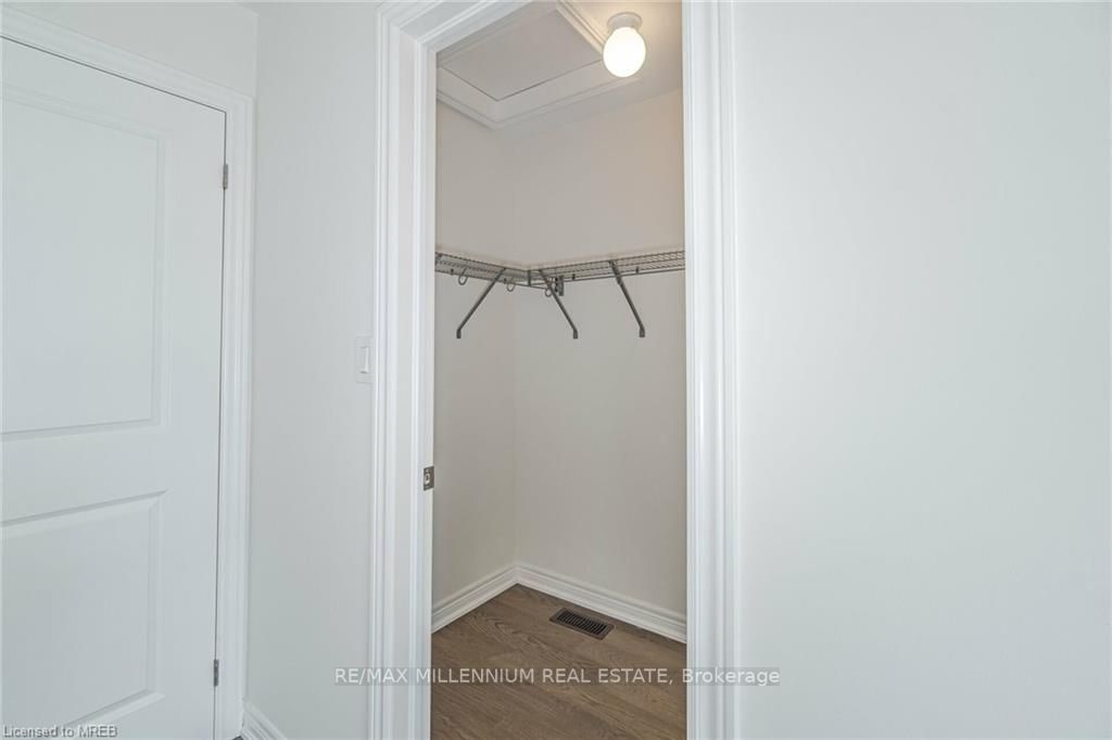 132 Aquasanta Cres