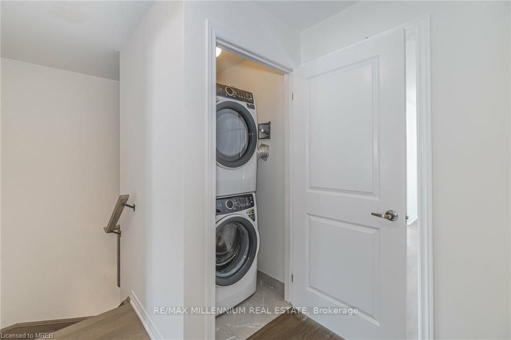 132 Aquasanta Cres
