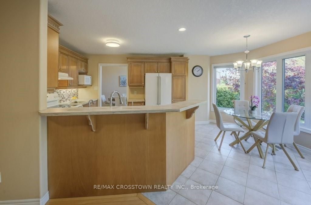 712 Chesapeake Dr