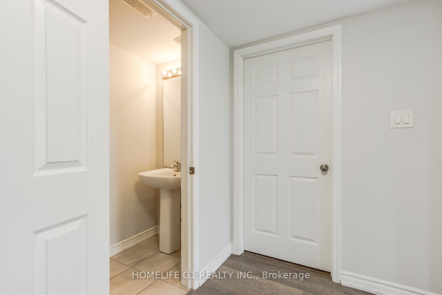 11 Masters Cres