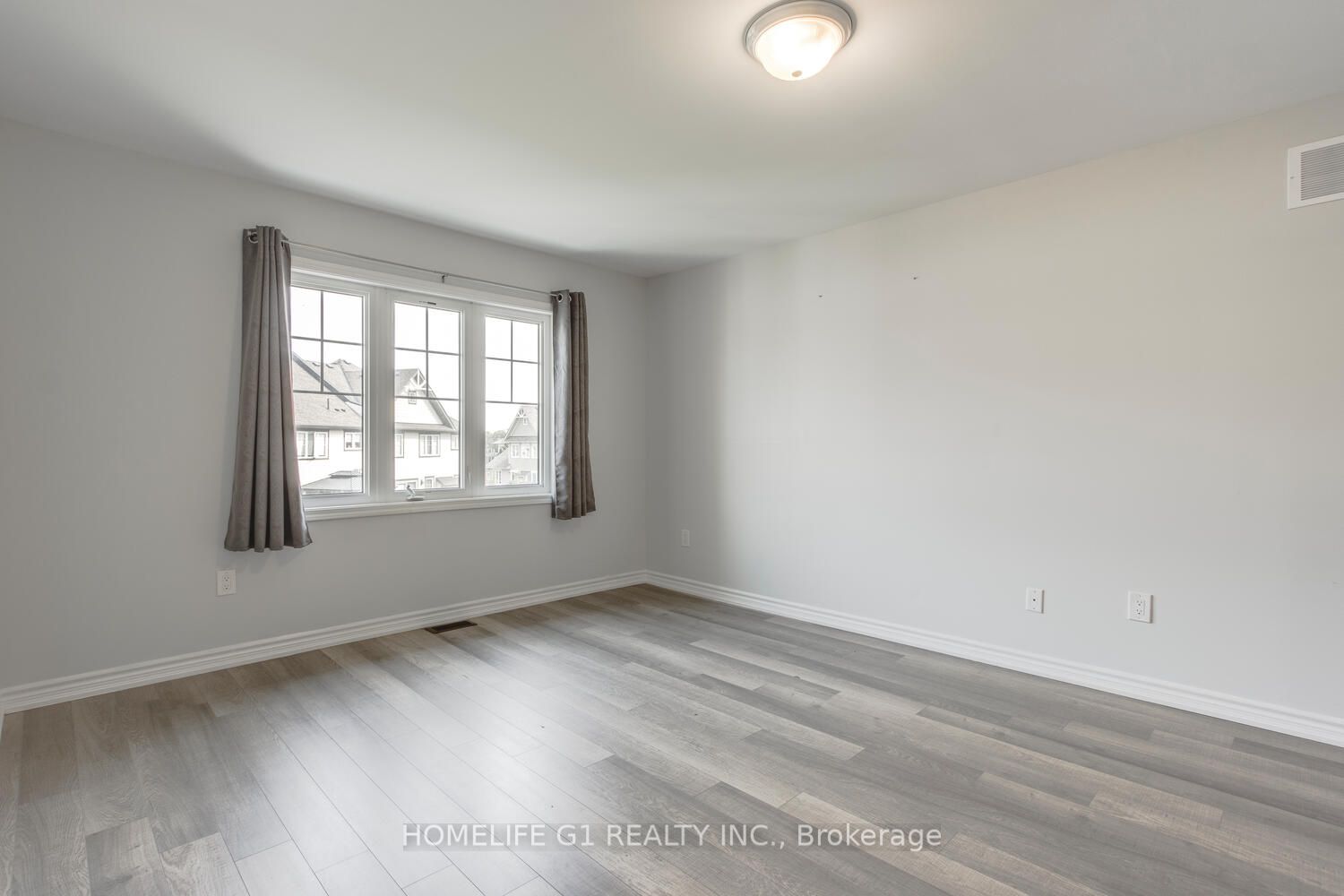 11 Masters Cres