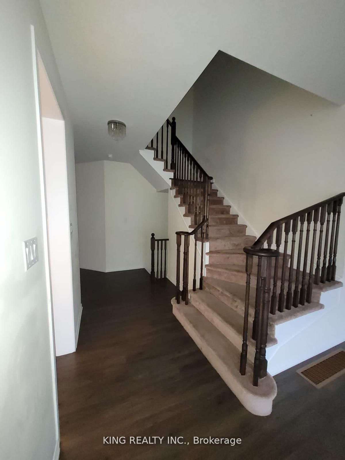 33 Pollard St