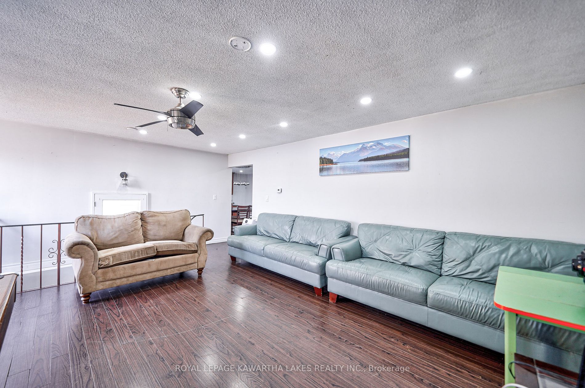 5 Robinson Ave