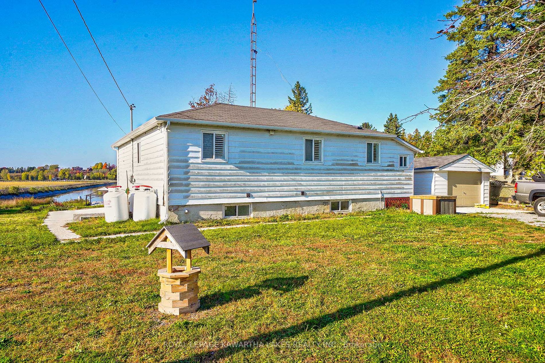 5 Robinson Ave