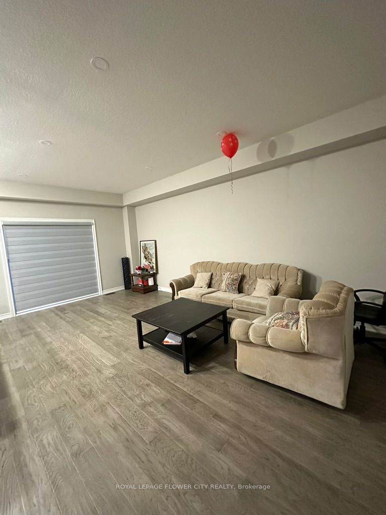 58 Genoa Dr