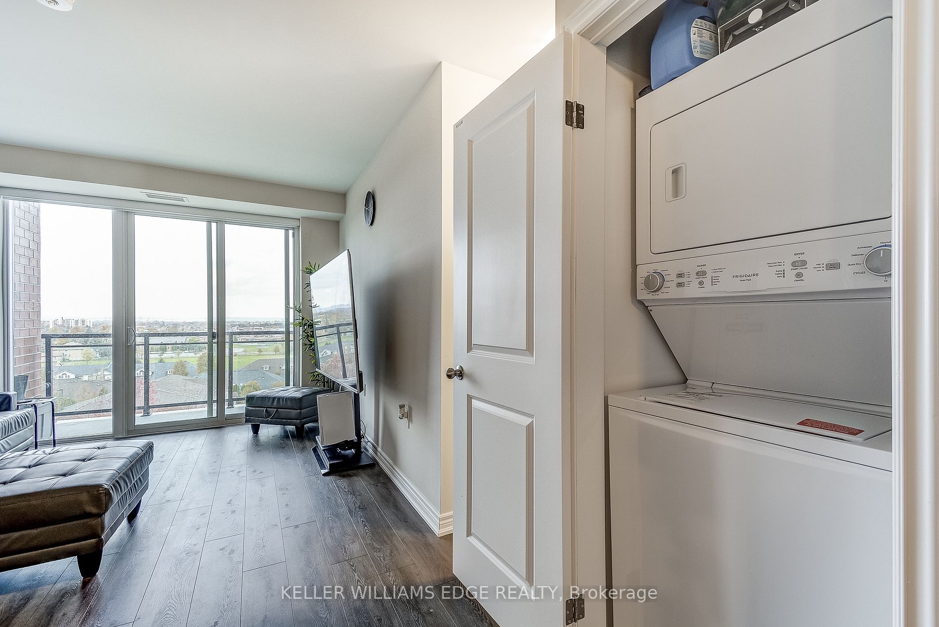 2750 King St E, #601