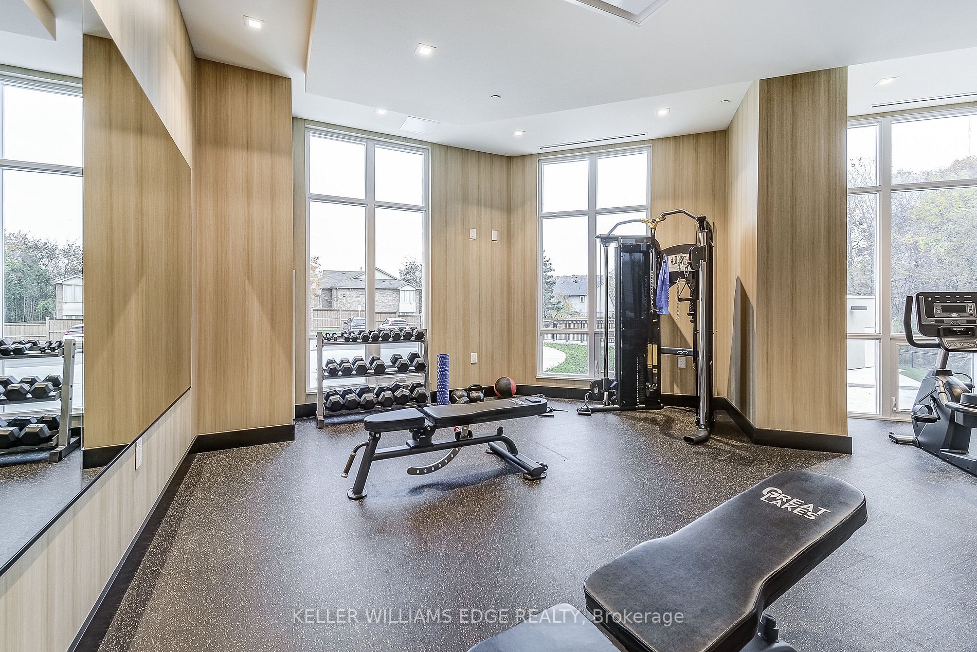2750 King St E, #601