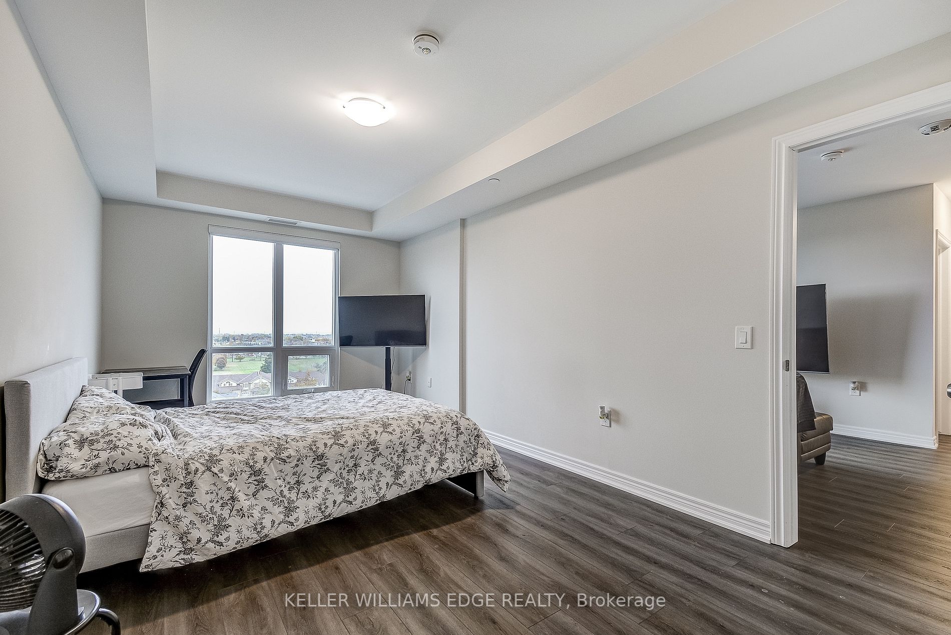 2750 King St E, #601
