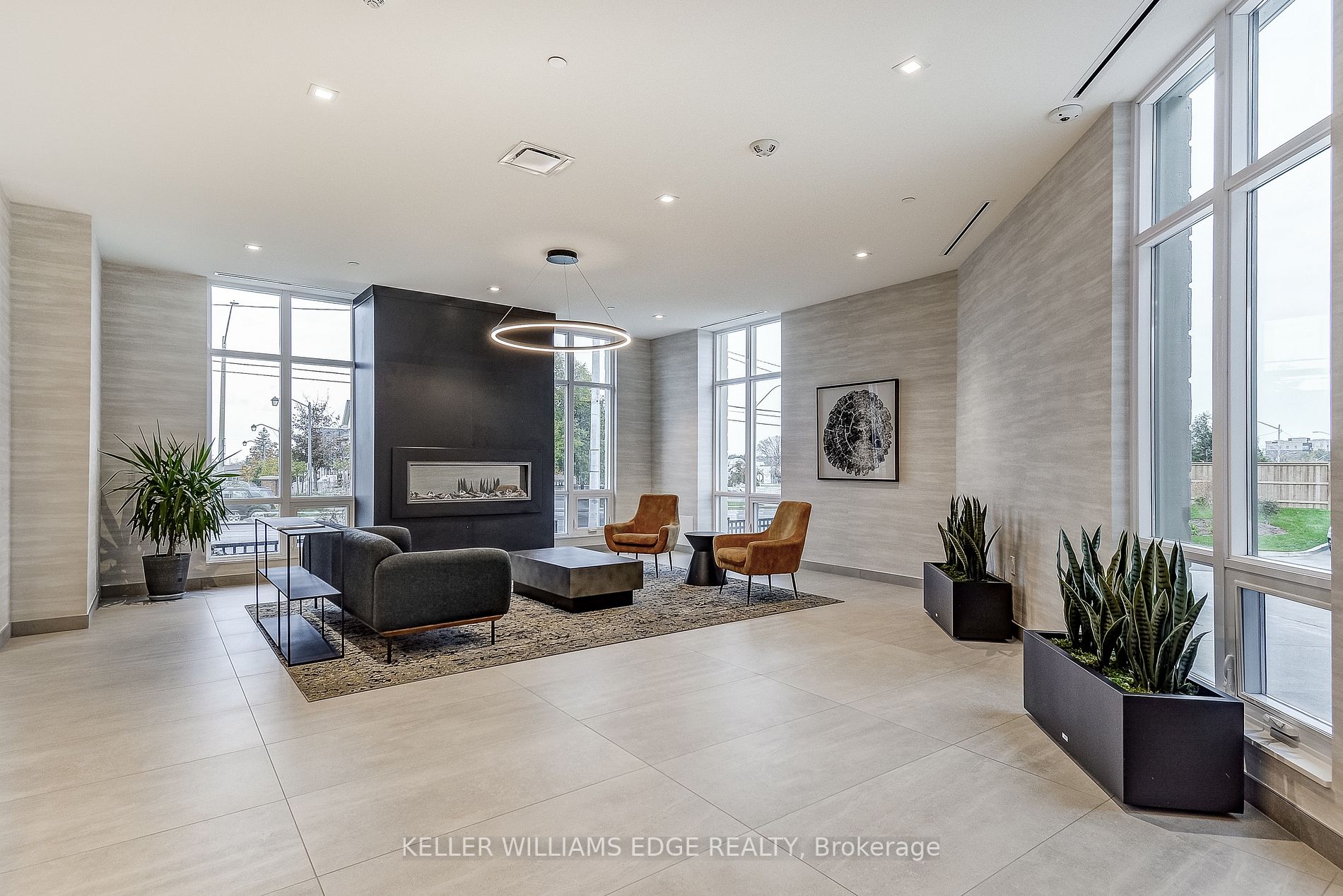 2750 King St E, #601