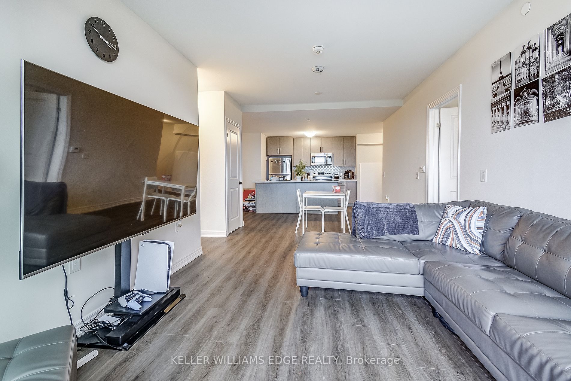 2750 King St E, #601