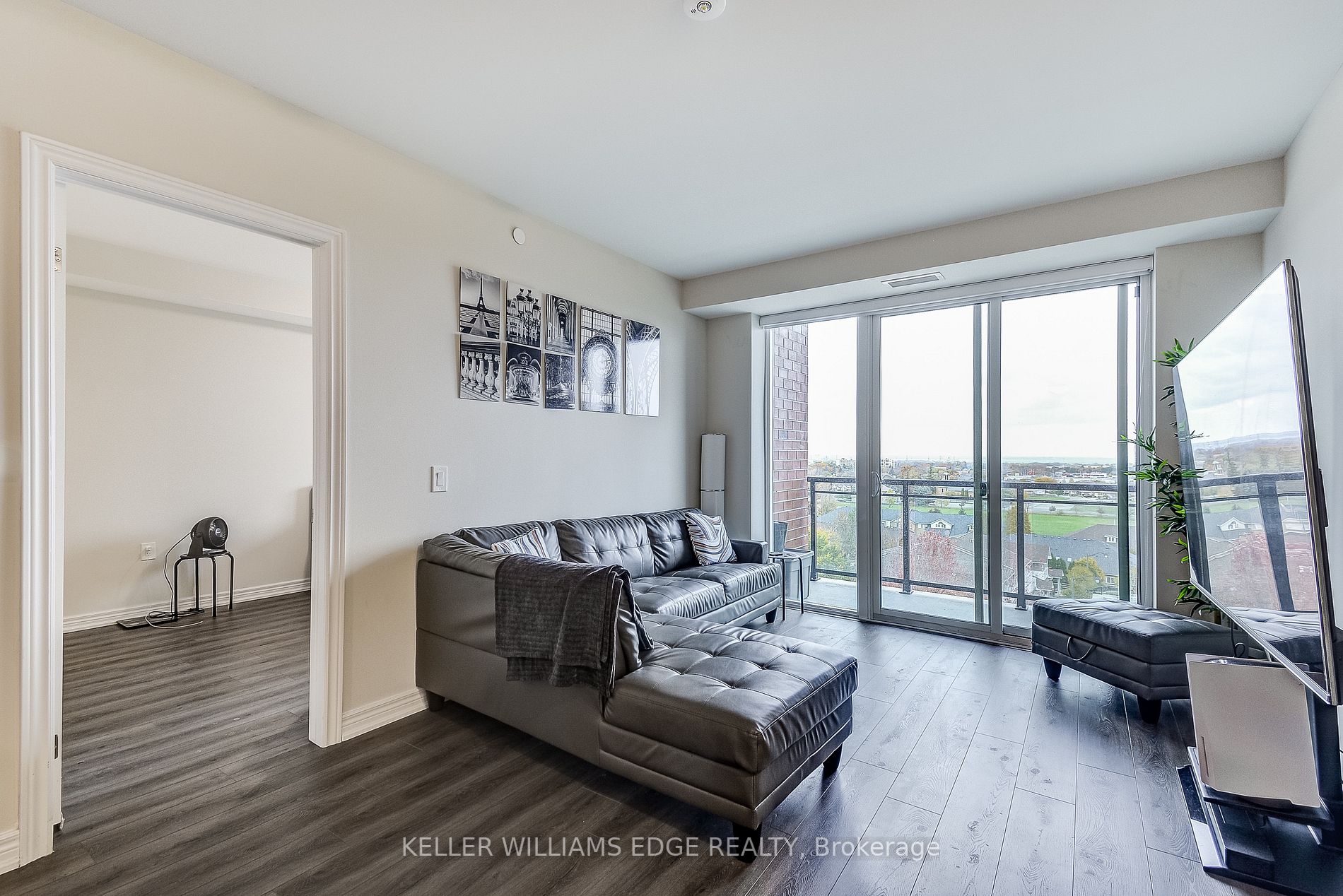 2750 King St E, #601
