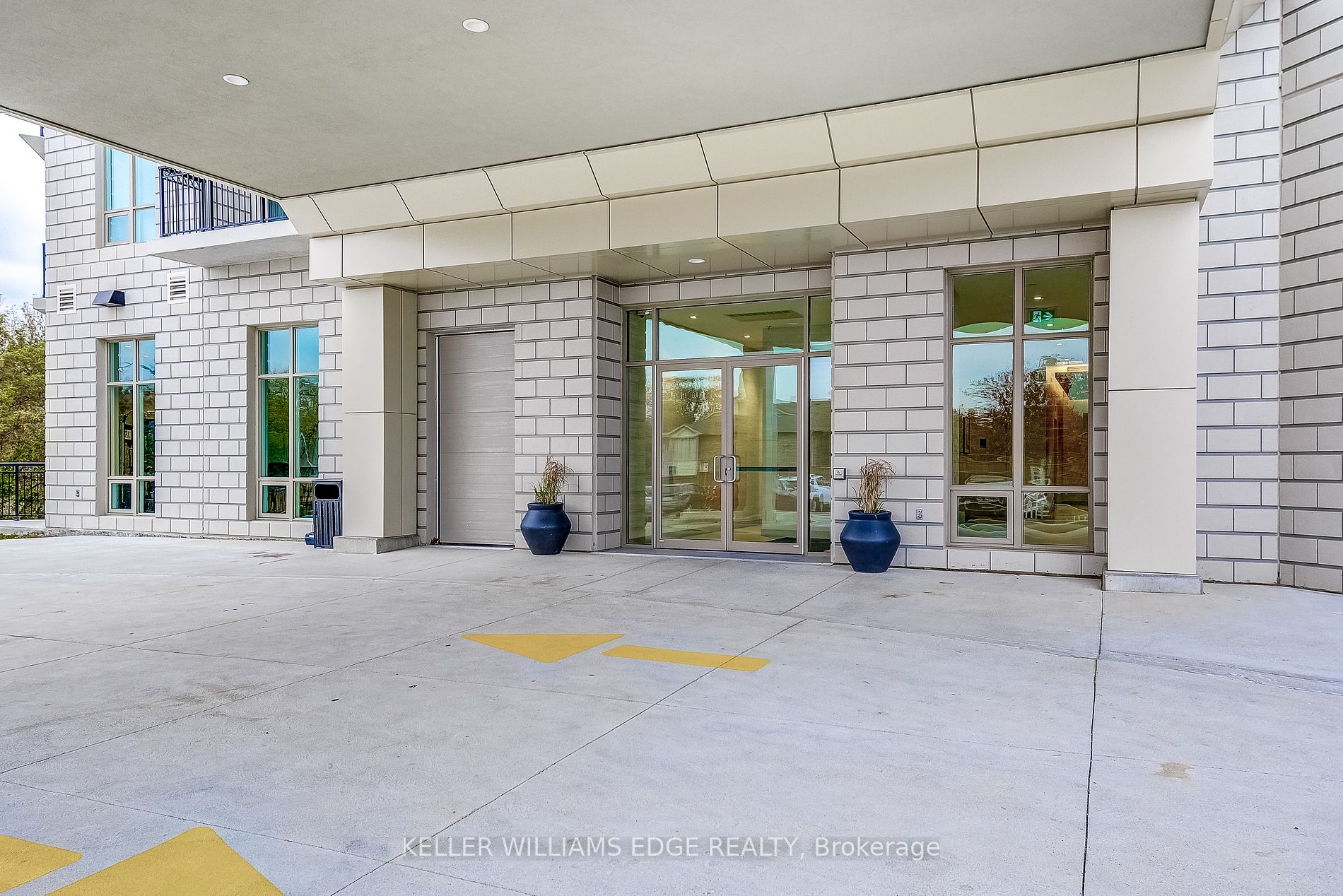 2750 King St E, #601