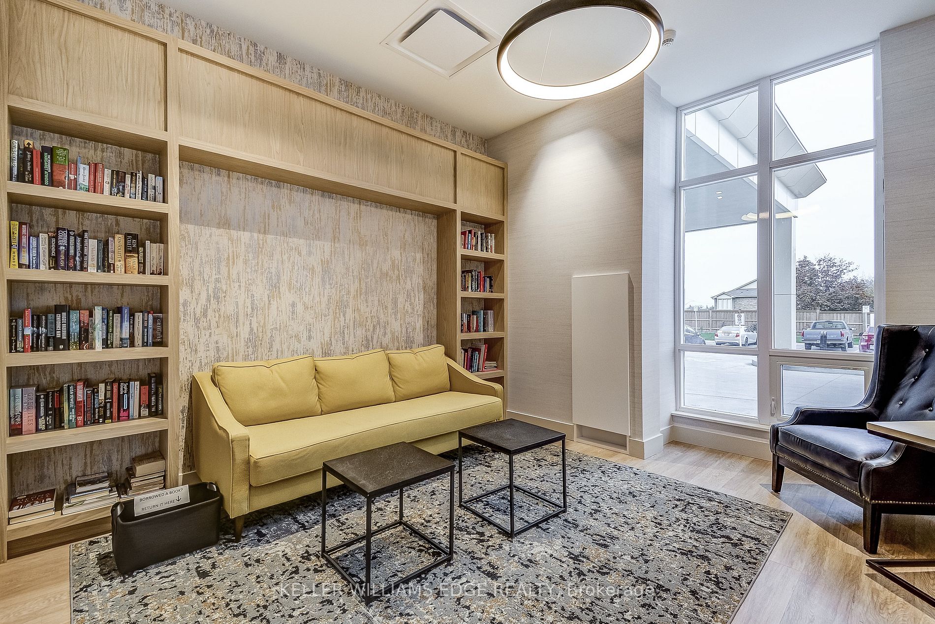 2750 King St E, #601