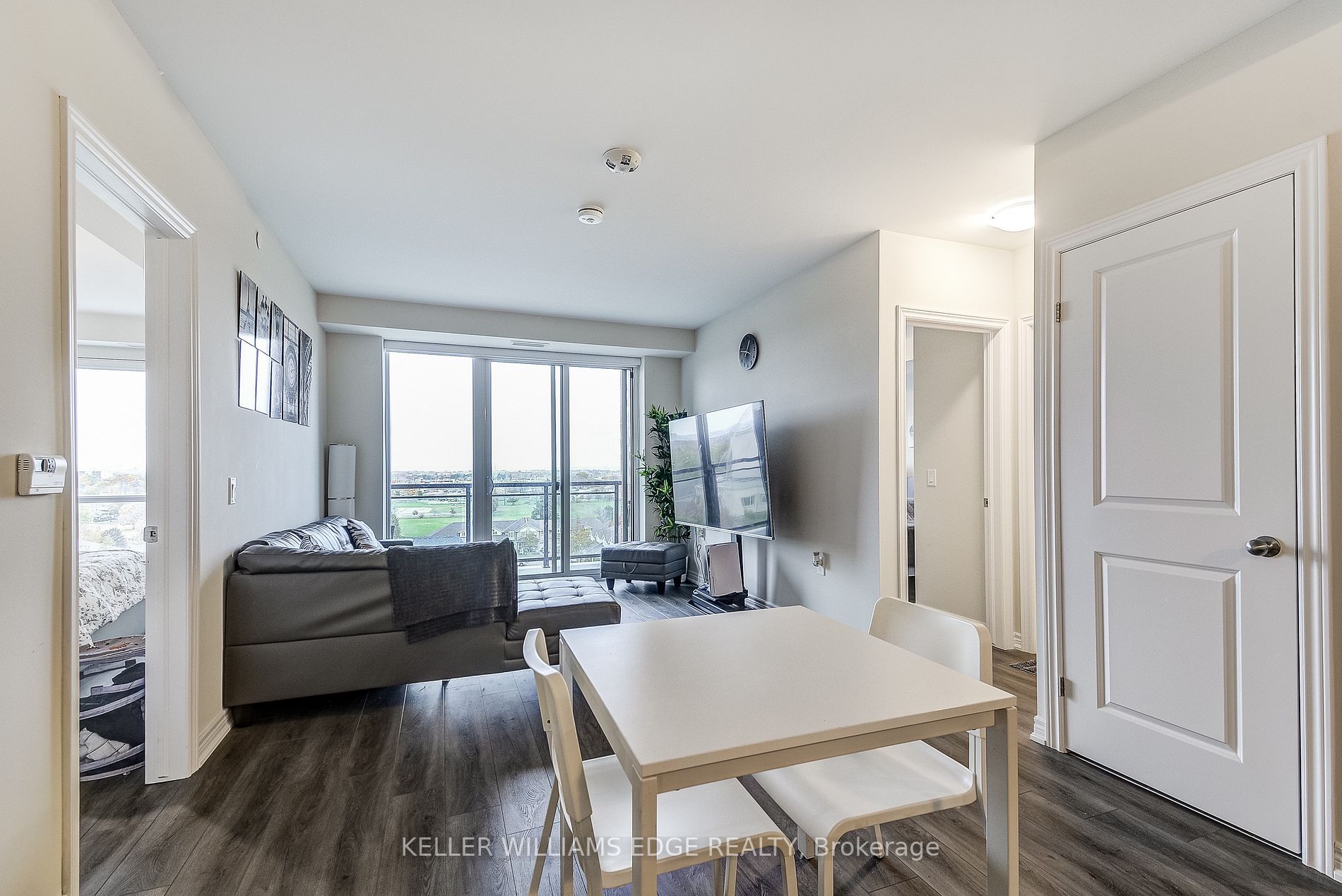 2750 King St E, #601