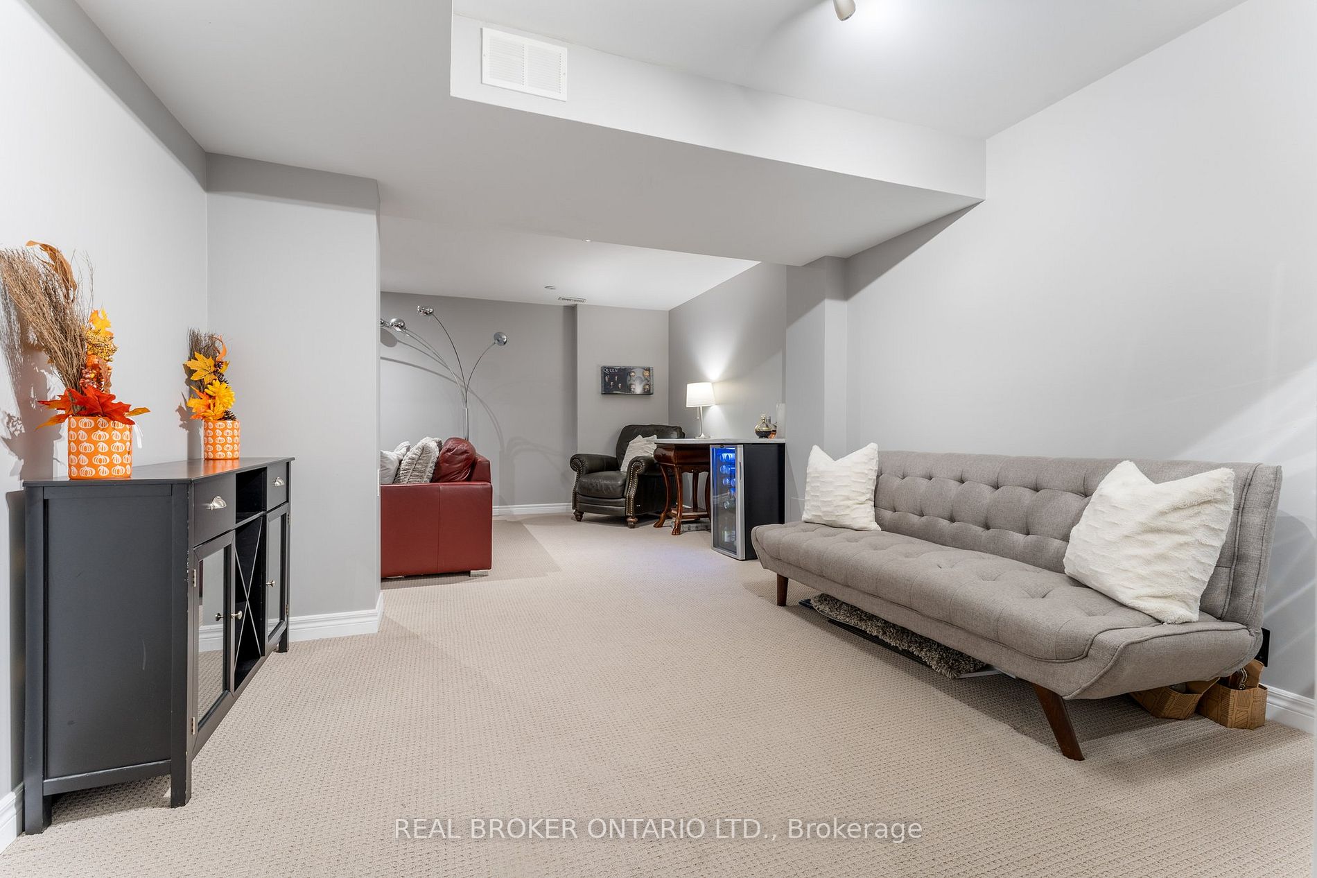 70 Dodman Cres