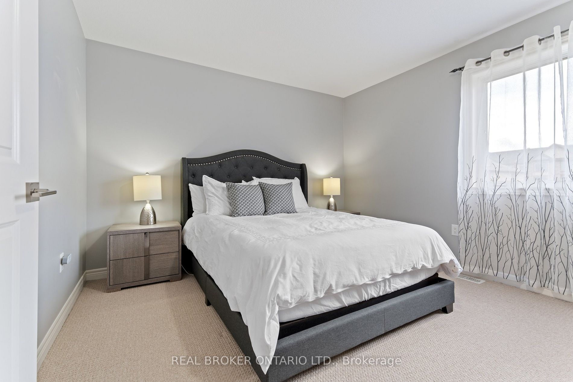 70 Dodman Cres