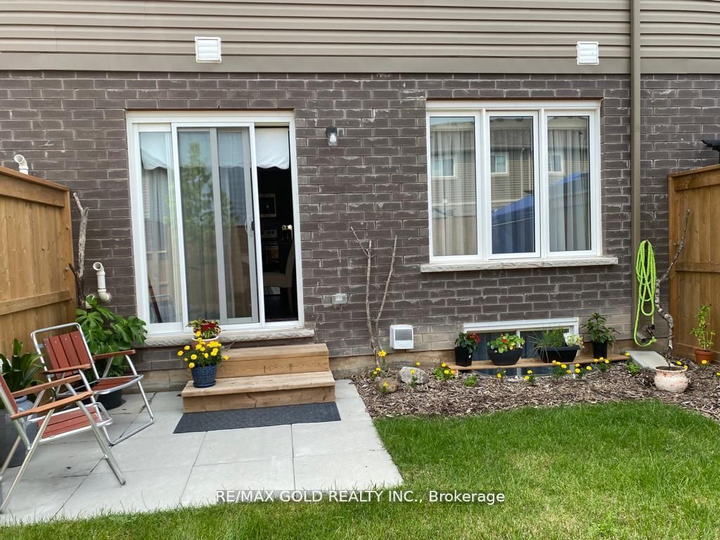 7945 Old Field Rd, #6