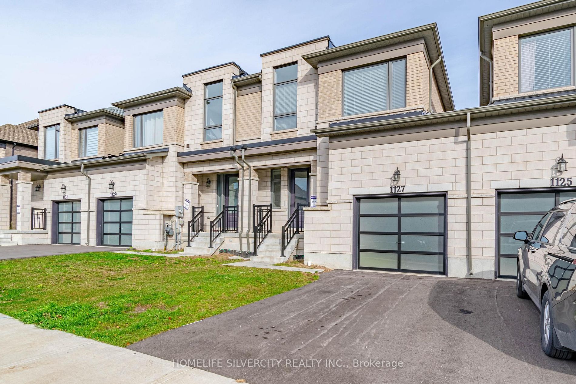 1127 Edinburgh Dr