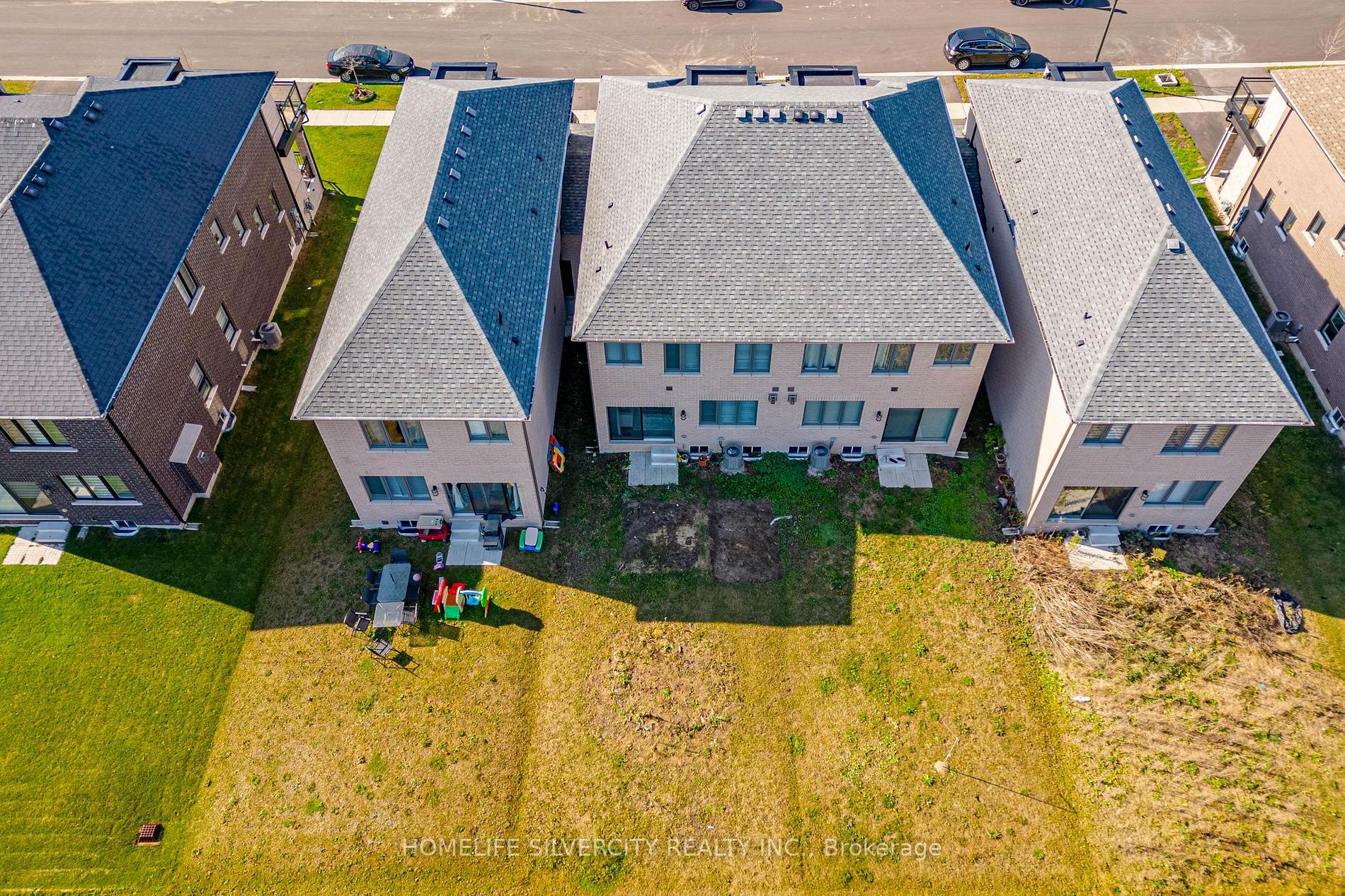 1127 Edinburgh Dr