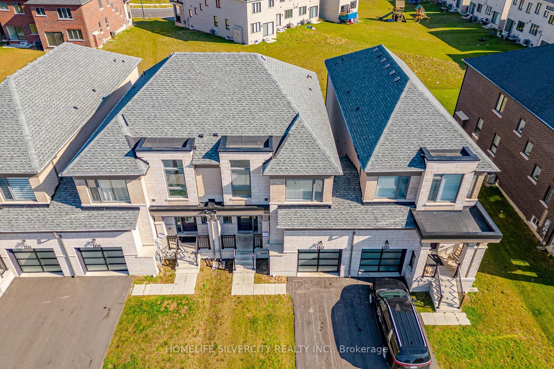 1127 Edinburgh Dr