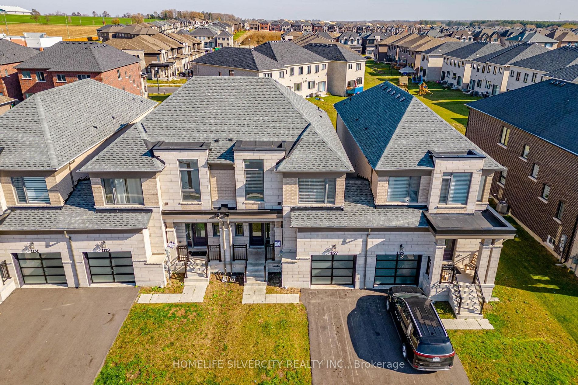 1127 Edinburgh Dr