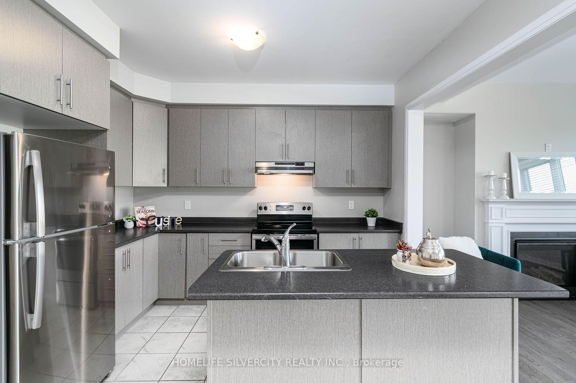1127 Edinburgh Dr