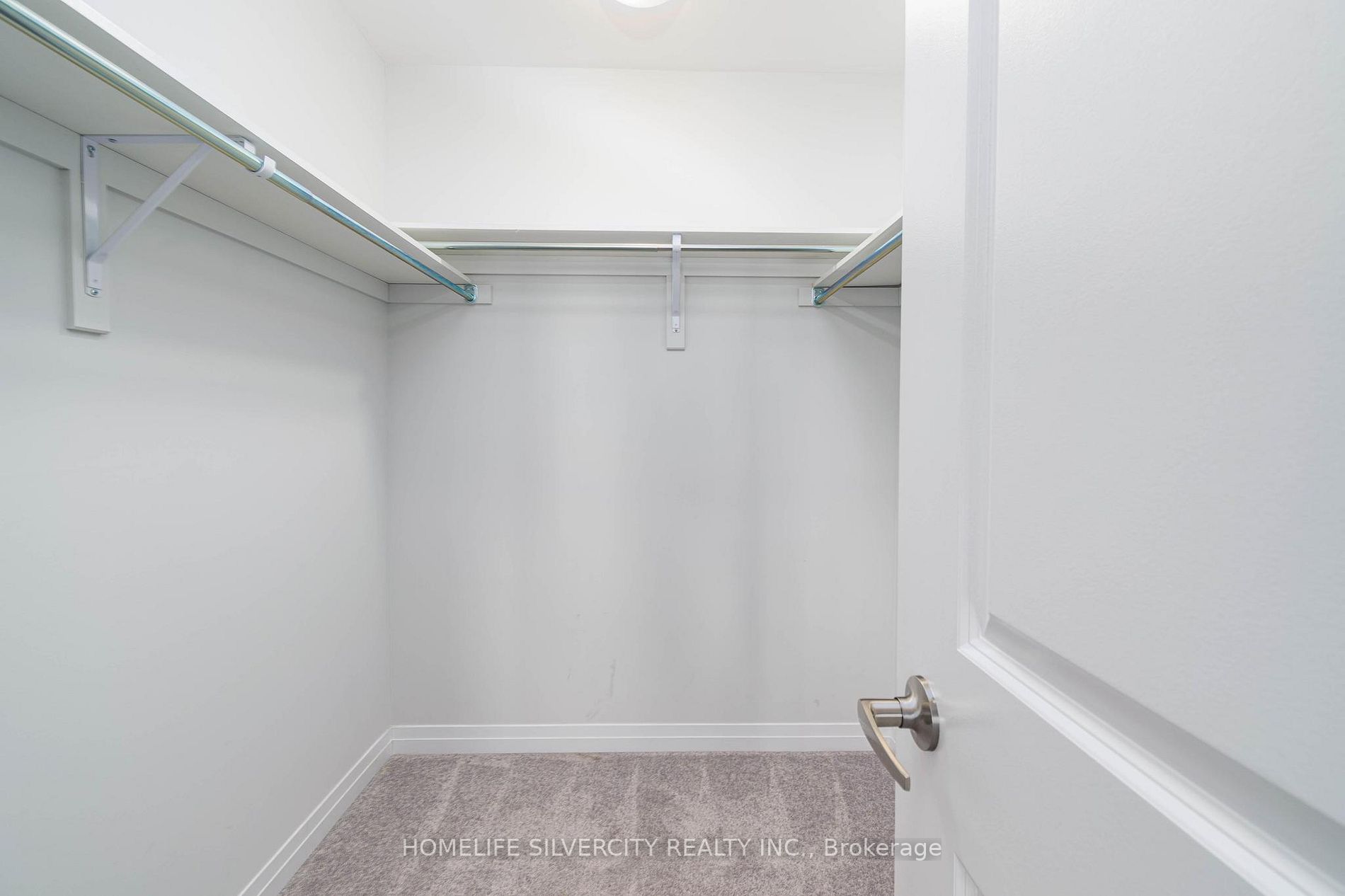 1127 Edinburgh Dr