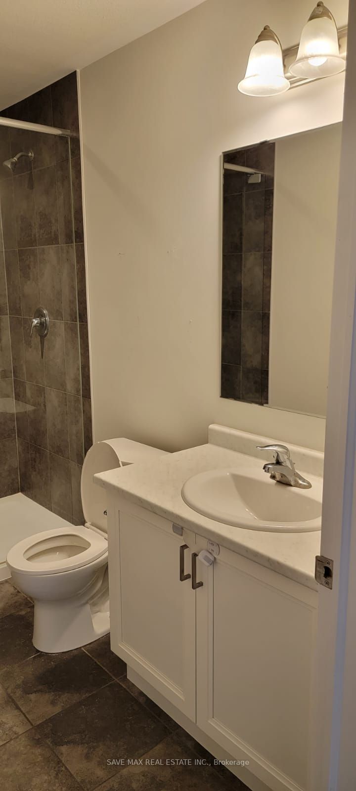 155 Thomas Slee Drive, #2H