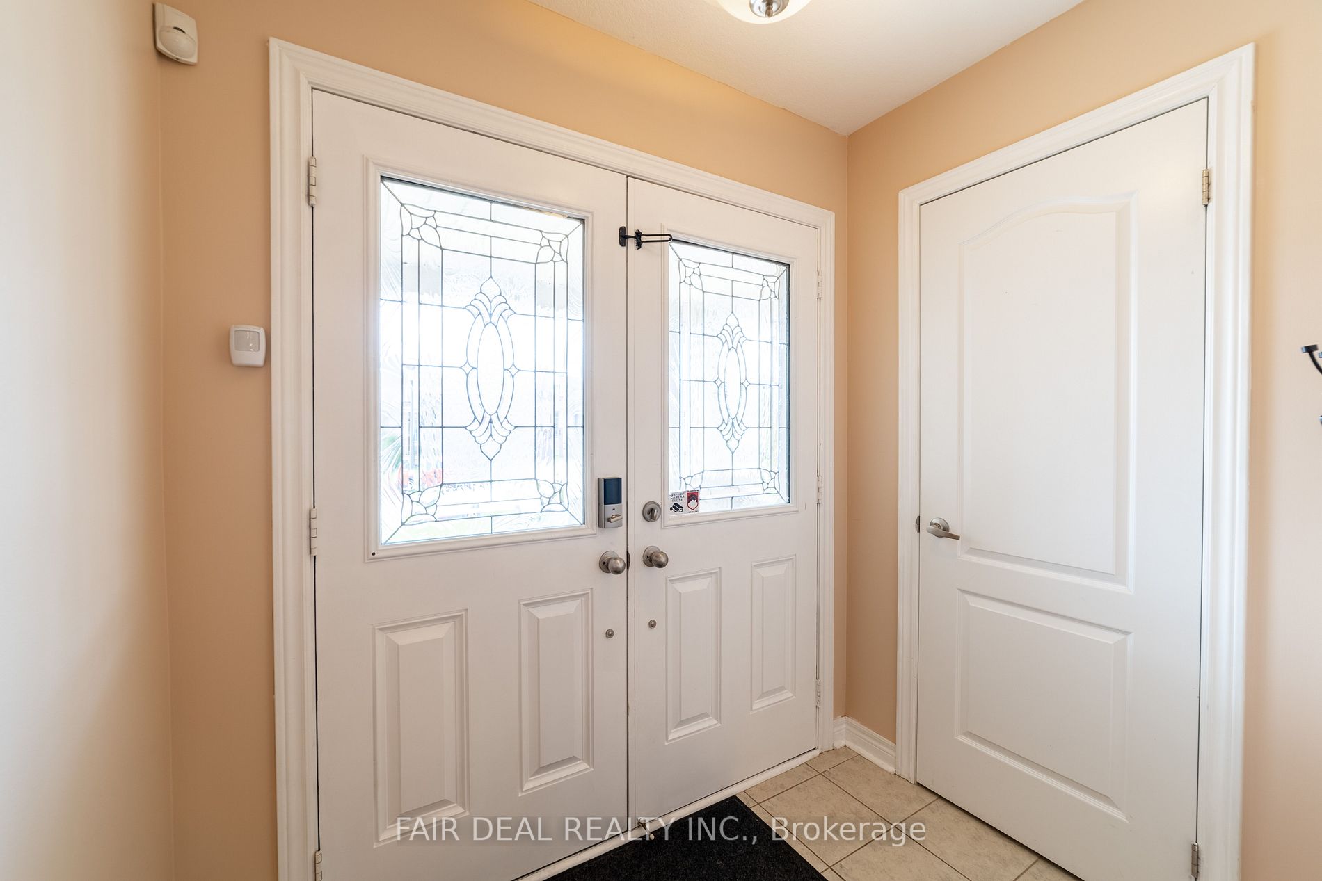 653 Baldwin Cres