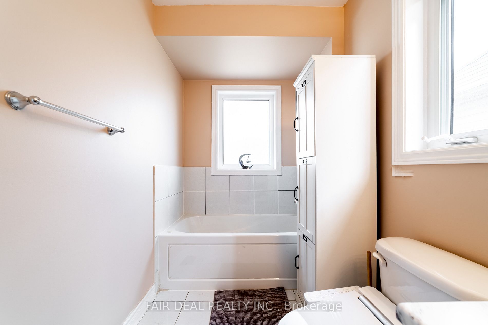 653 Baldwin Cres