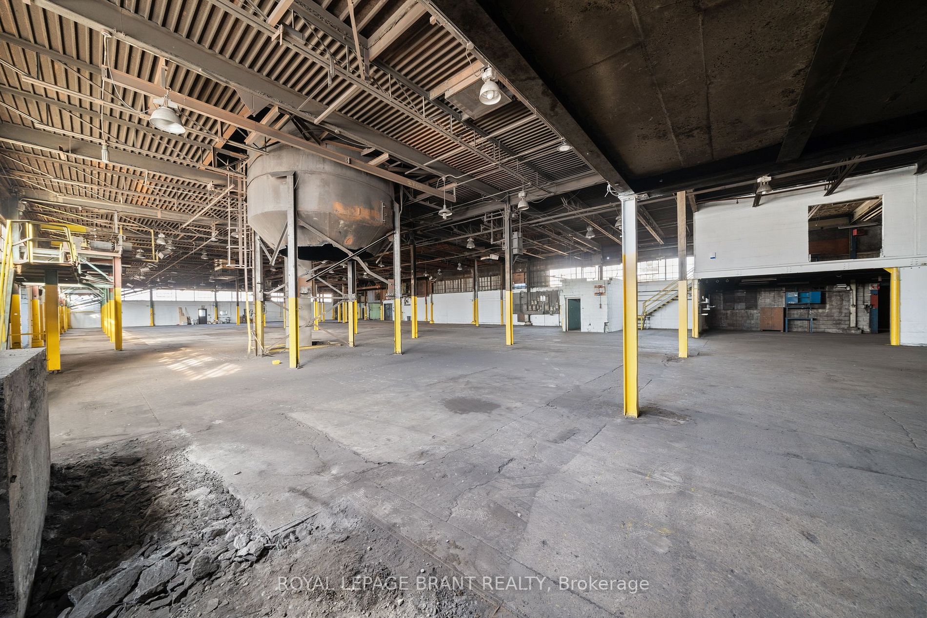 411 West St