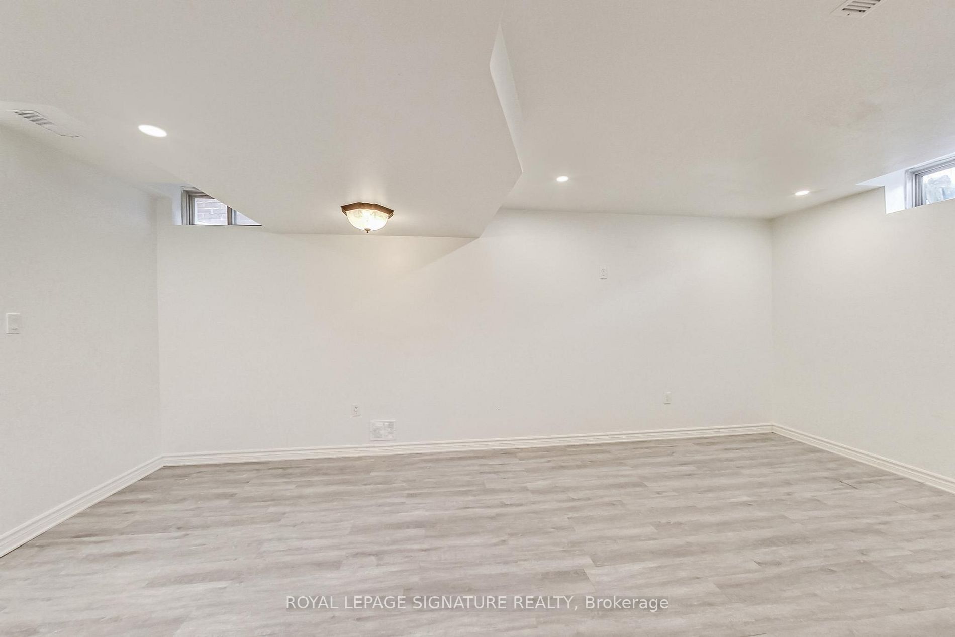 22 Larry Crescent