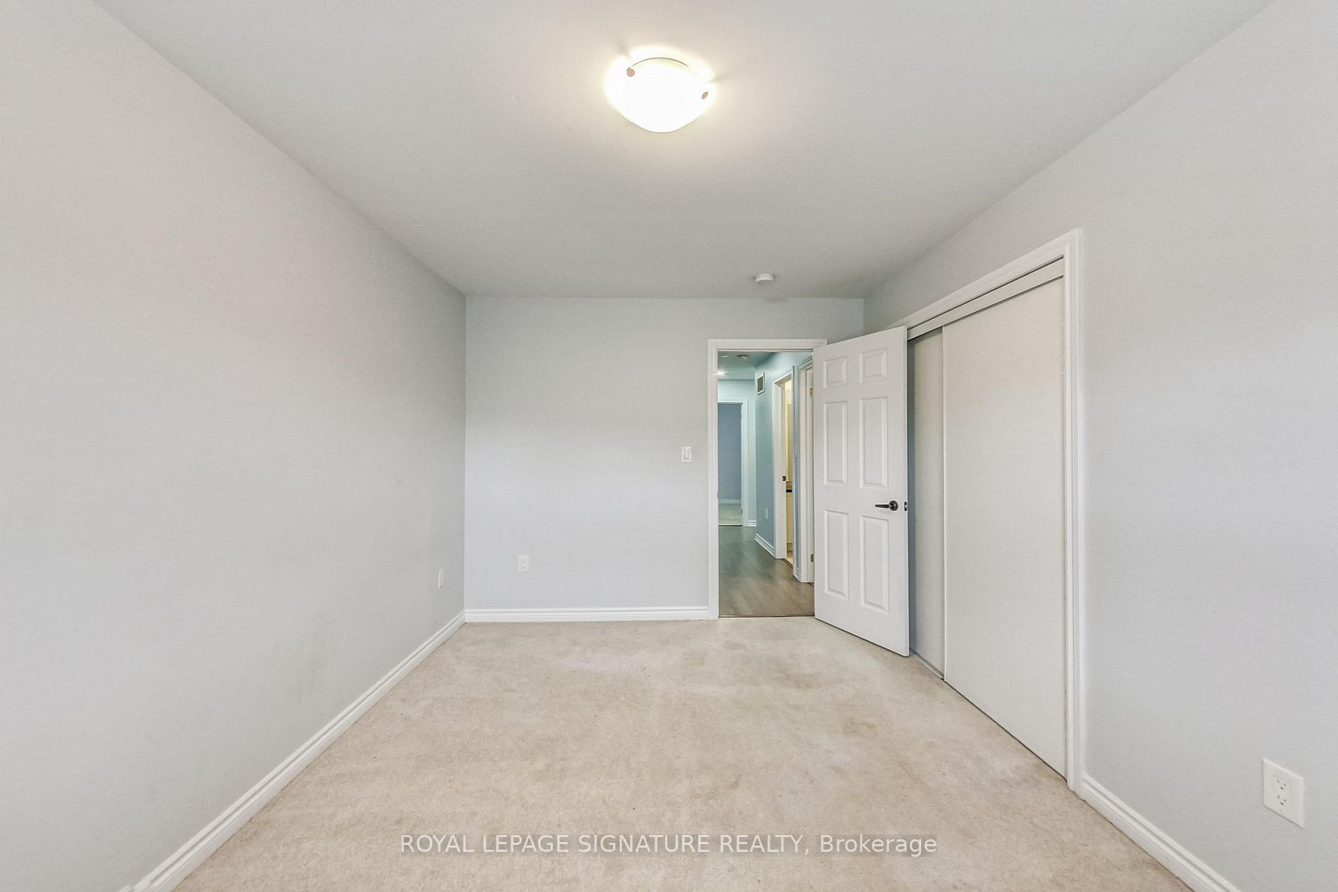 22 Larry Crescent