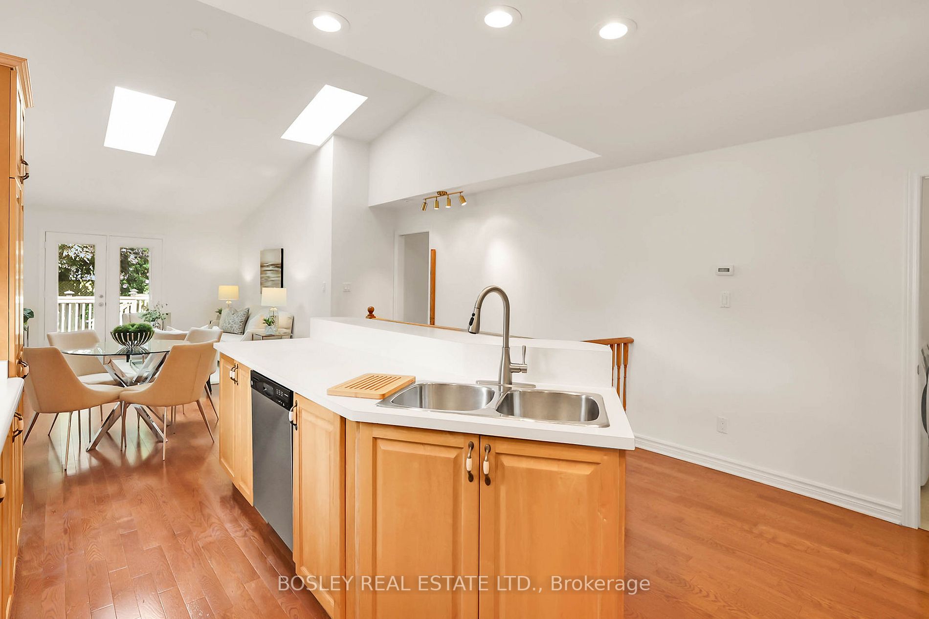 19 Bartlett Ave, #28