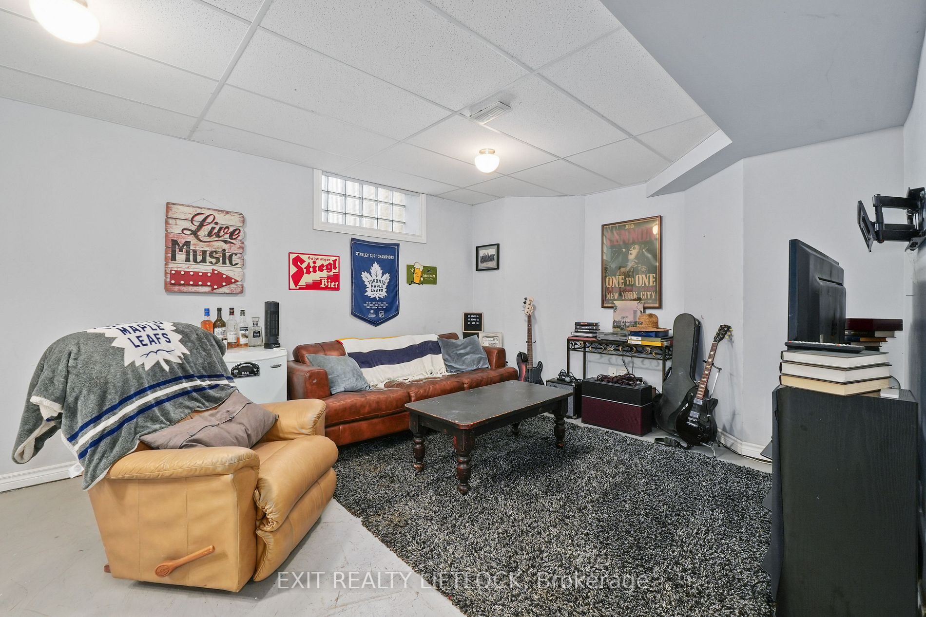 575 Maniece Ave