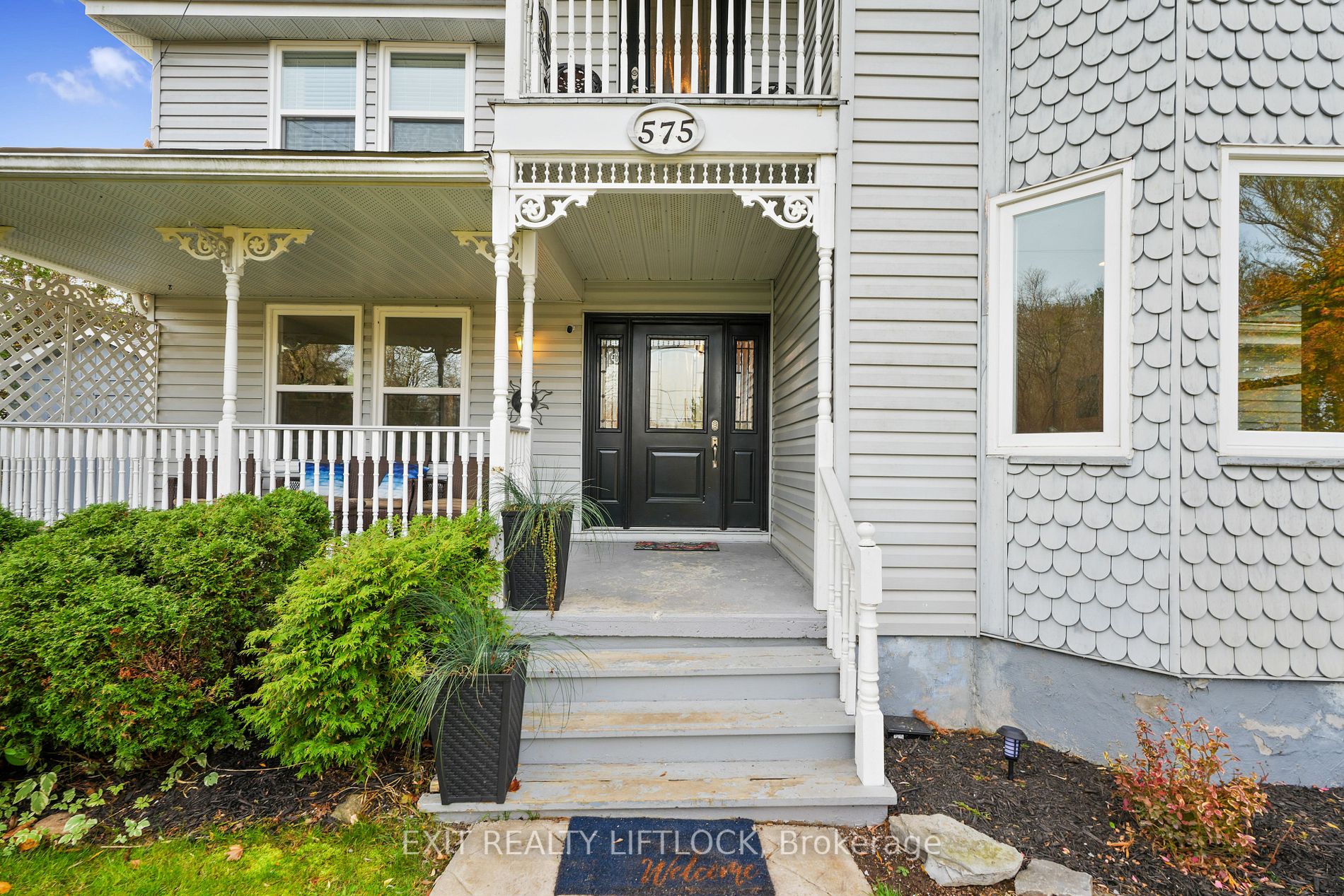 575 Maniece Ave