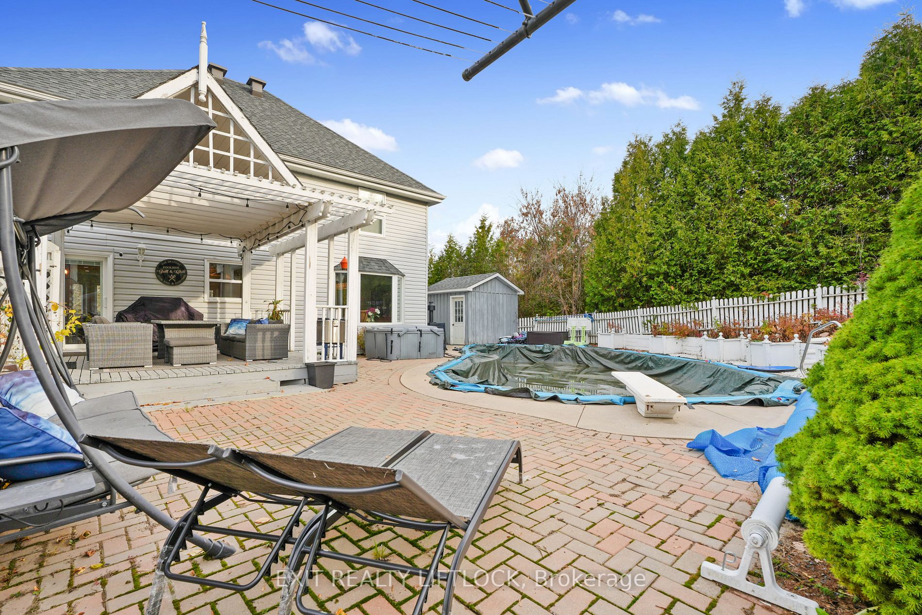 575 Maniece Ave