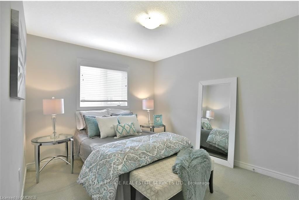 17 White Star Lane