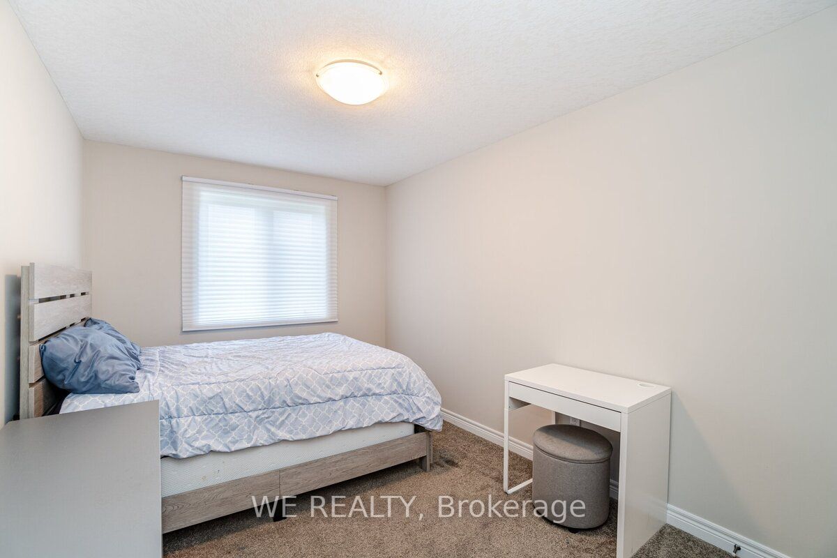 24 Lawson St, #28