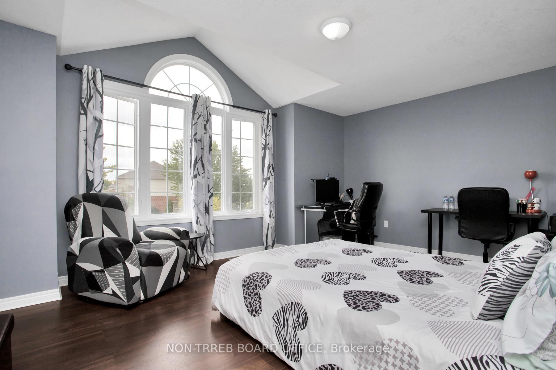705 North Leaksdale Circ
