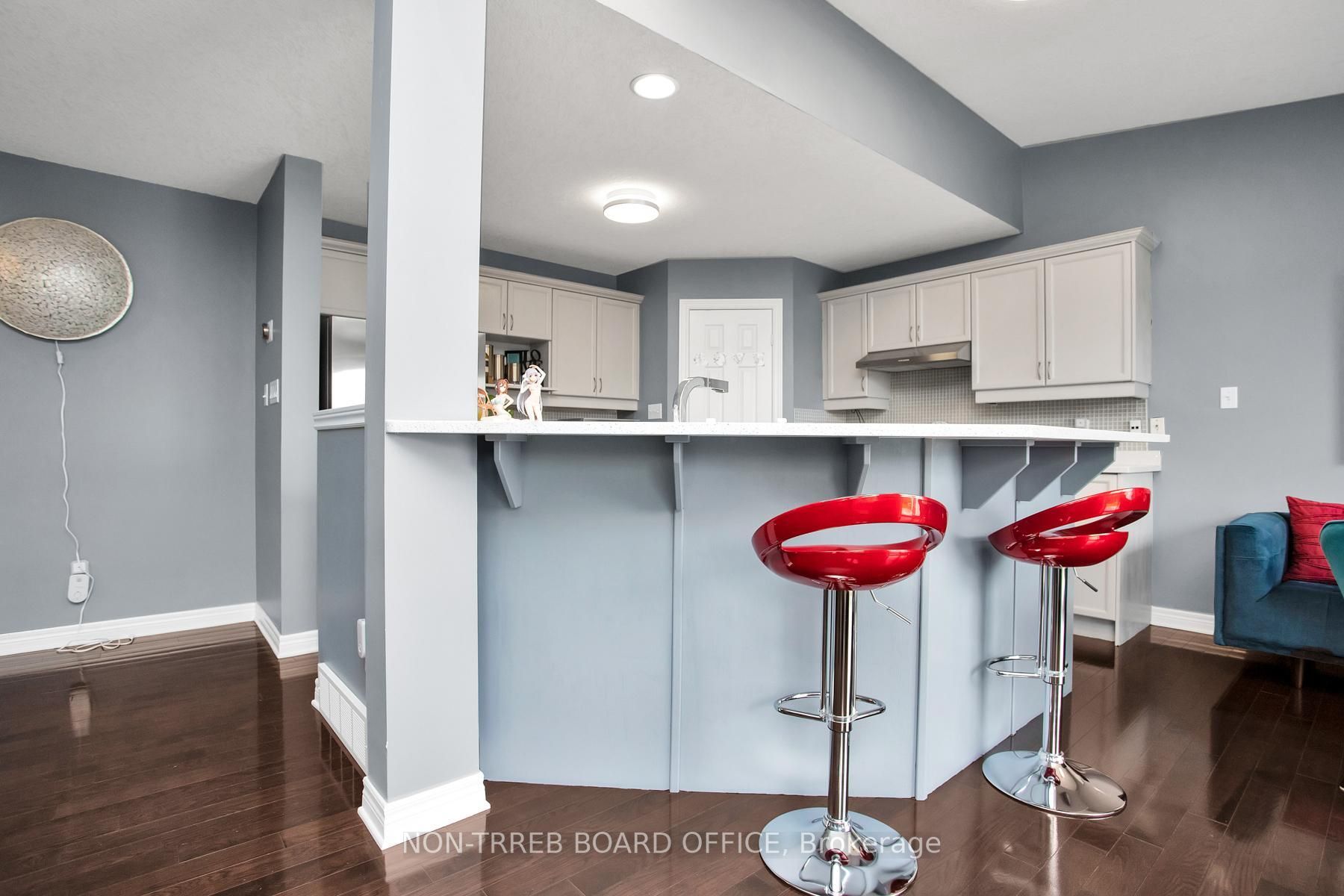 705 North Leaksdale Circ
