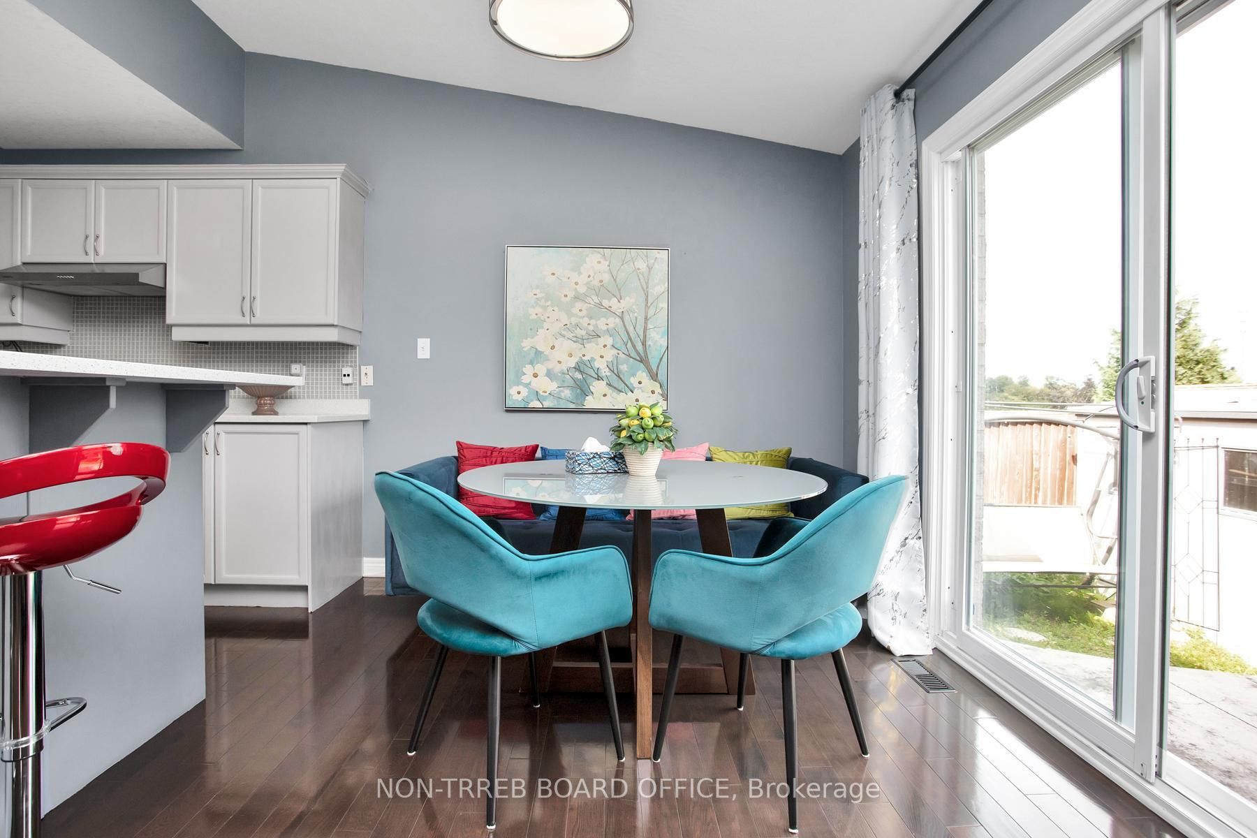 705 North Leaksdale Circ