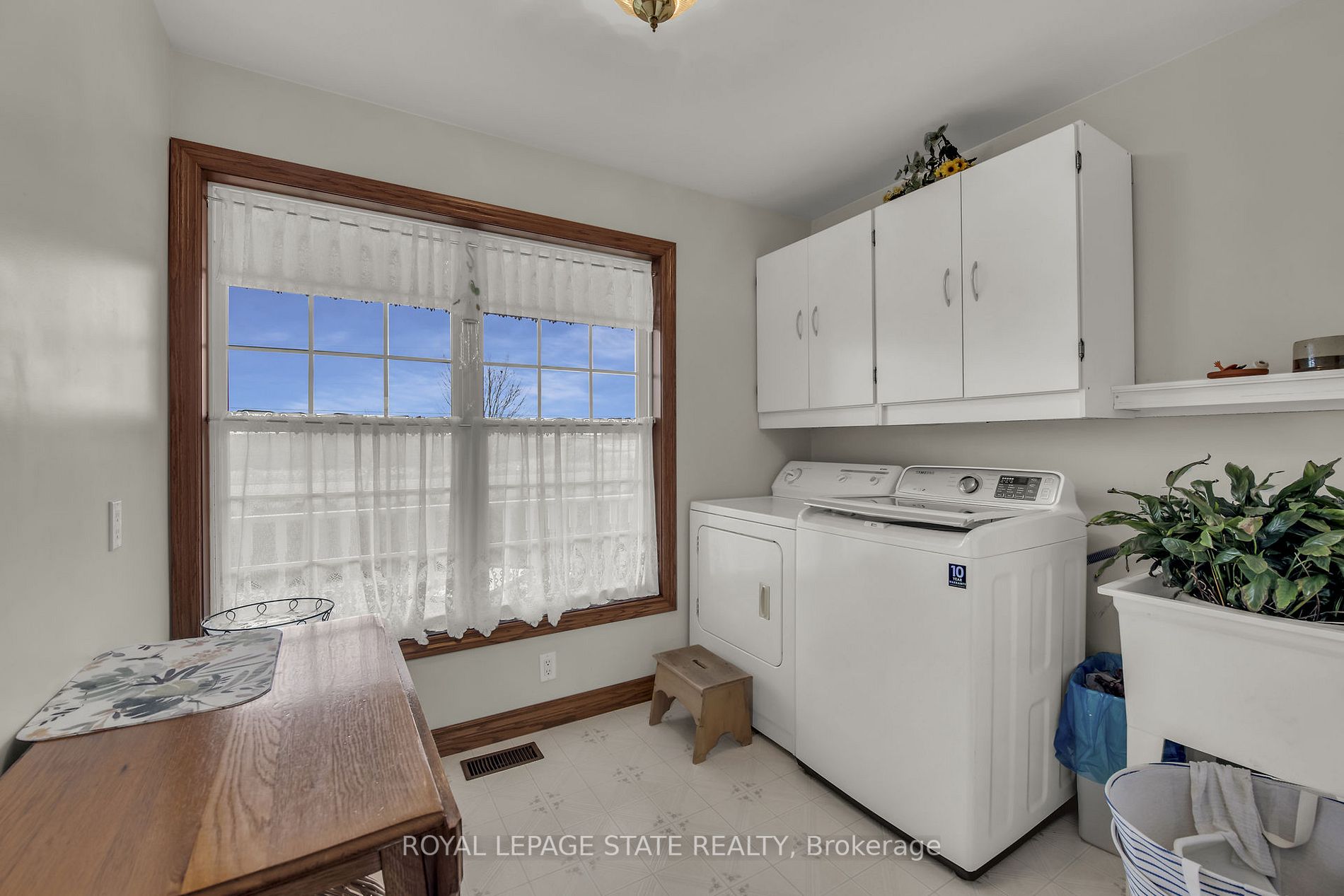 1182 Book Rd W